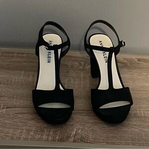 Anne Klein Black Heeled Sz 9 1/2